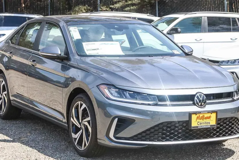 2025 Volkswagen Jetta SEL photo 1