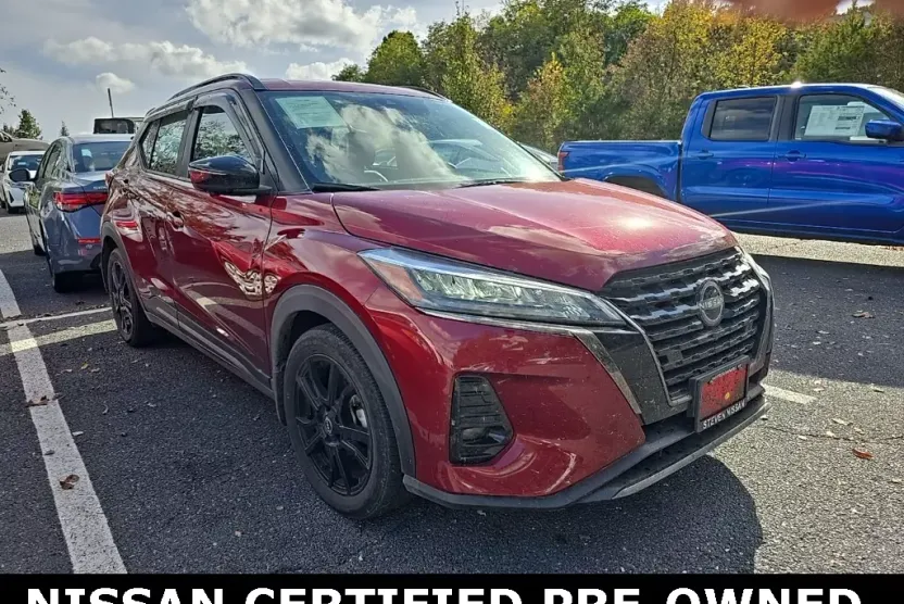 2024 Nissan Kicks SR photo 1