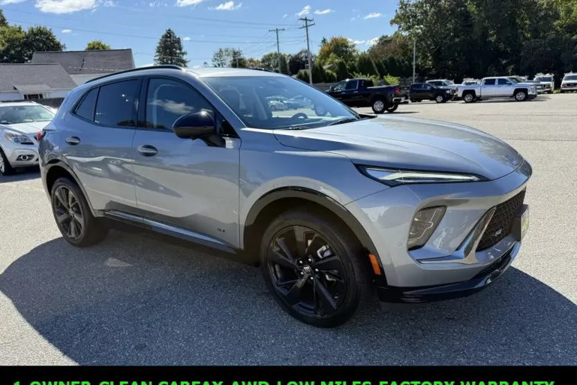 2025 Buick Envision Sport Touring photo 1