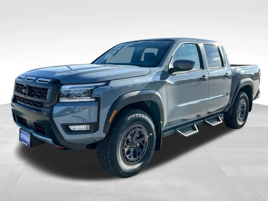2025 Nissan Frontier PRO-4X photo 1