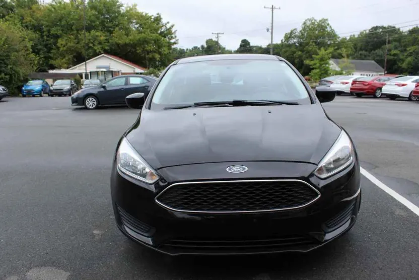 2018 Ford Focus SE photo 1