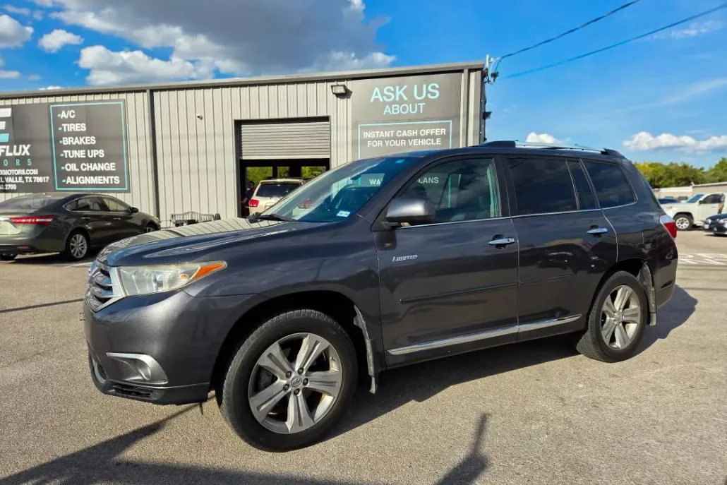 2013 Toyota Highlander Limited Sport photo 1