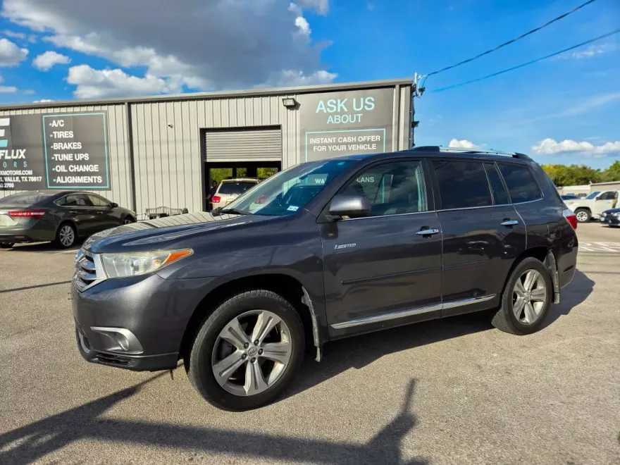2013 Toyota Highlander Limited Sport photo 1