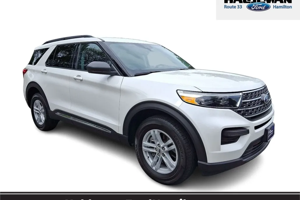 2024 Ford Explorer XLT photo 1