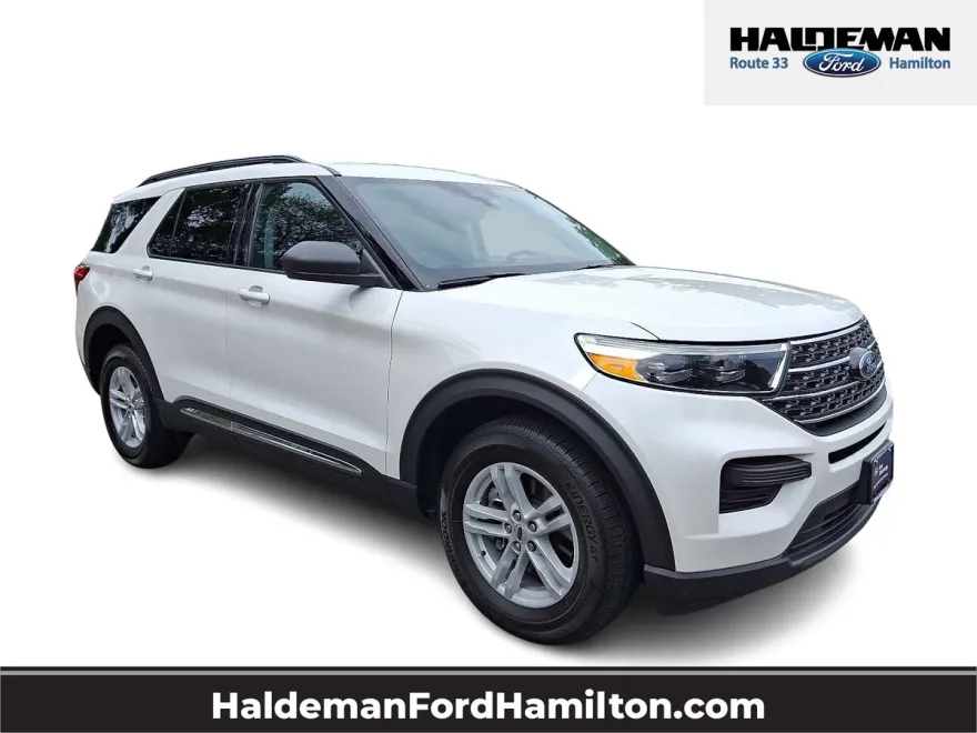 2024 Ford Explorer XLT photo 1