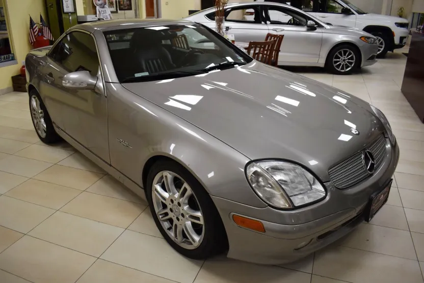 2004 Mercedes Benz SLK photo 1