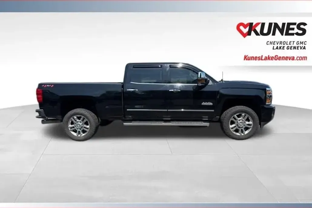 2019 Chevrolet Silverado 2500HD High Country photo 1