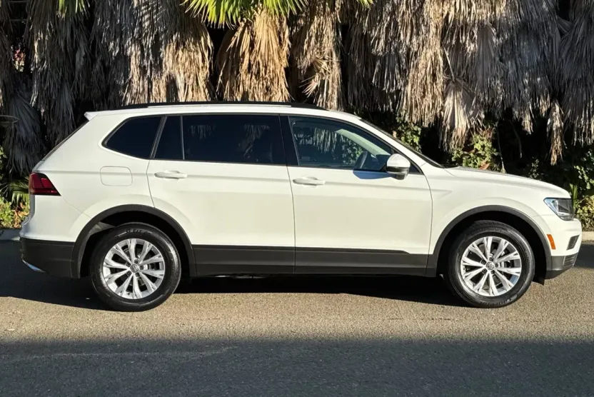 2019 Volkswagen Tiguan S photo 1