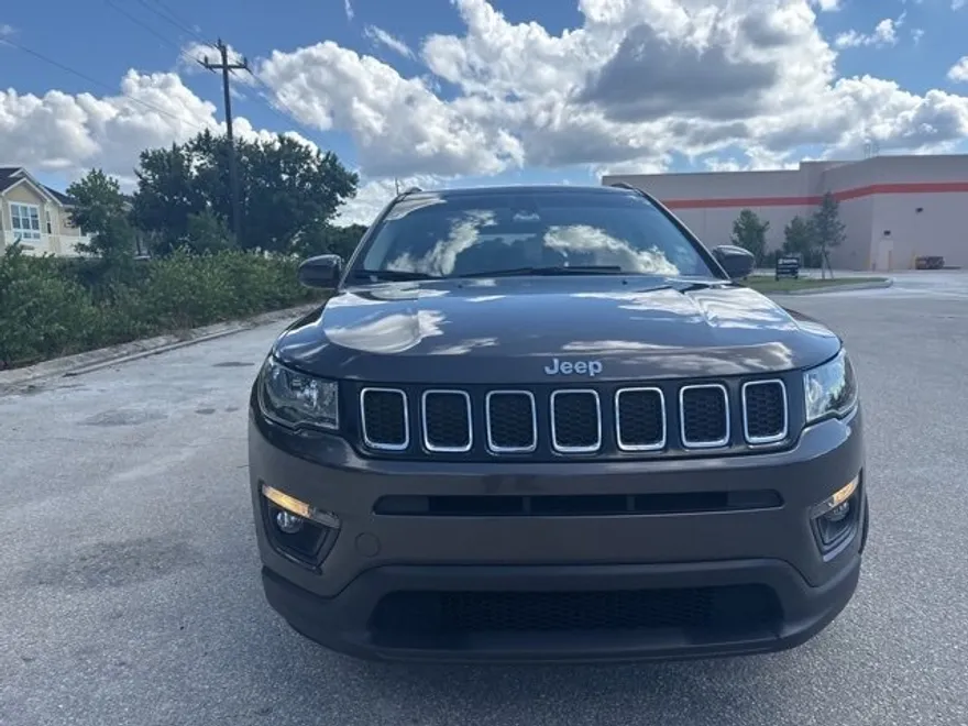 2021 Jeep Compass Latitude photo 1
