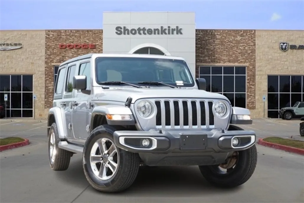 2020 Jeep Wrangler Unlimited Sahara photo 1