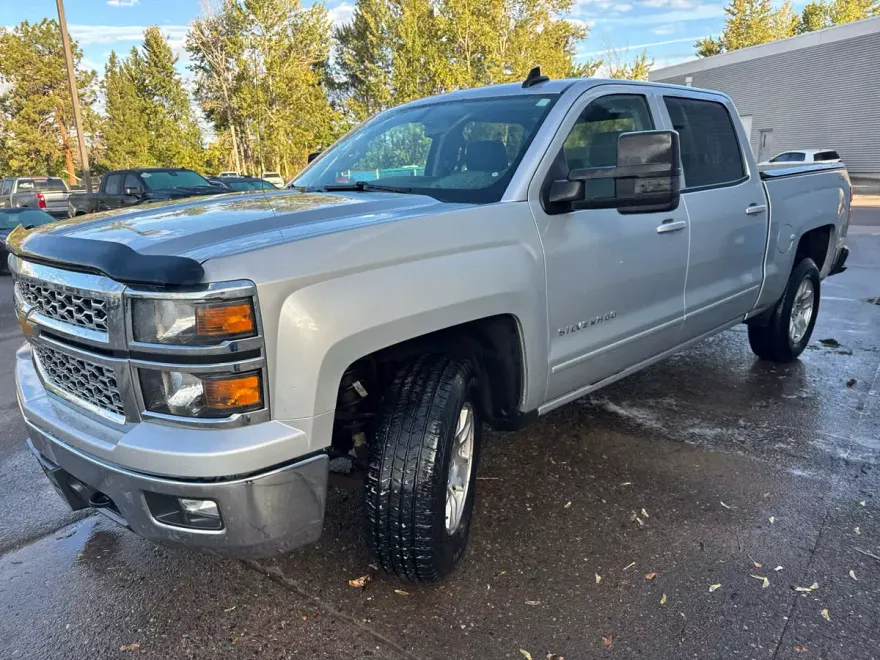 2015 Chevrolet Silverado 1500 LT photo 1