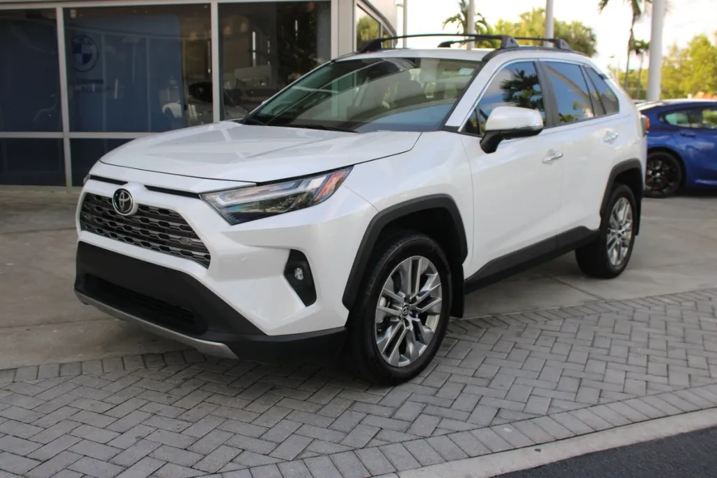 2024 Toyota RAV4 Limited photo 1