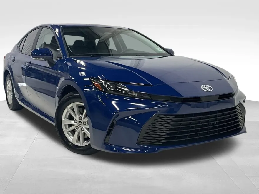 2025 Toyota Camry LE photo 1