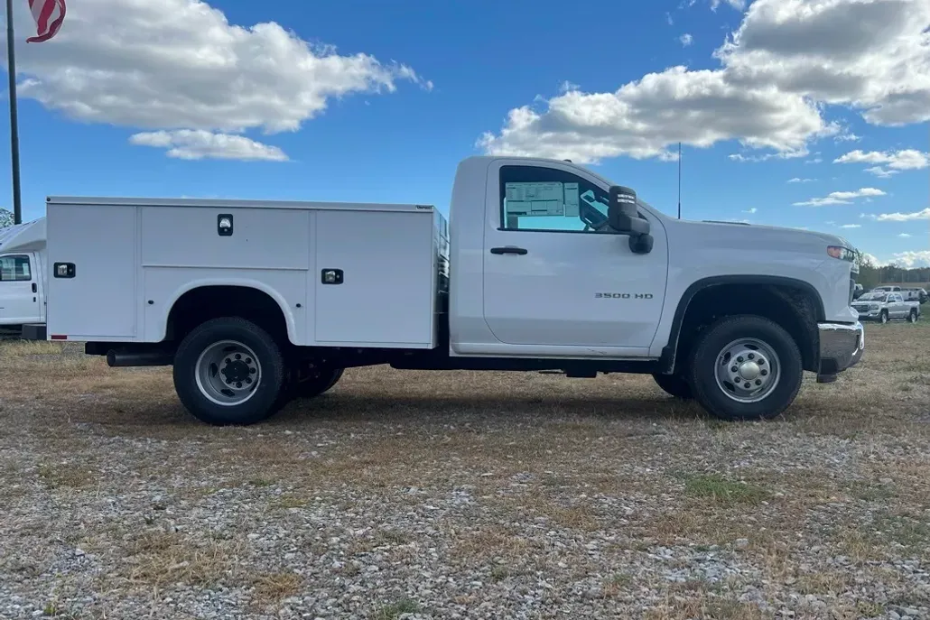2025 Chevrolet Silverado 3500HD Work Truck photo 1