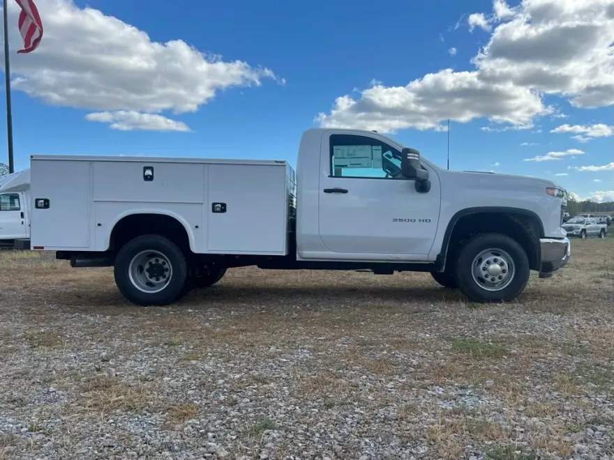 2025 Chevrolet Silverado 3500HD Work Truck photo 1