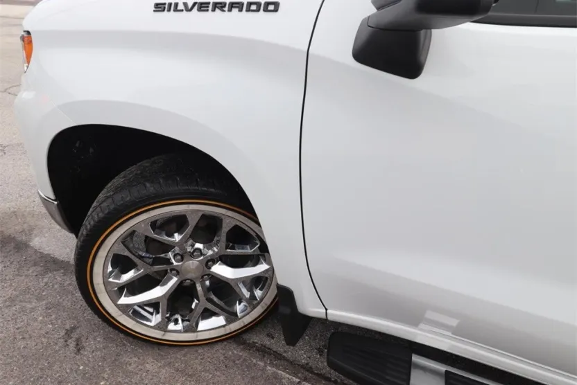 2022 Chevrolet Silverado 1500 LT photo 1