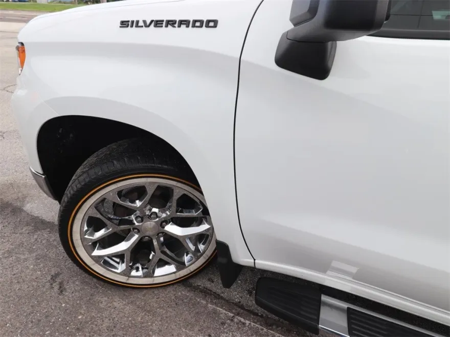 2022 Chevrolet Silverado 1500 LT photo 1