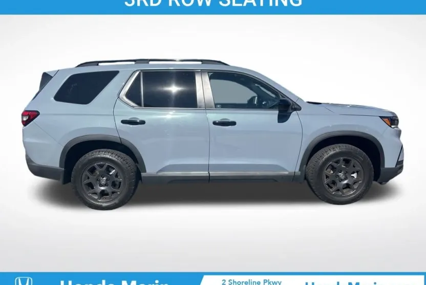 2025 Honda Pilot TrailSport photo 1