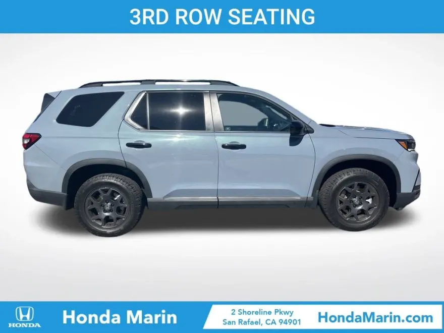 2025 Honda Pilot TrailSport photo 1