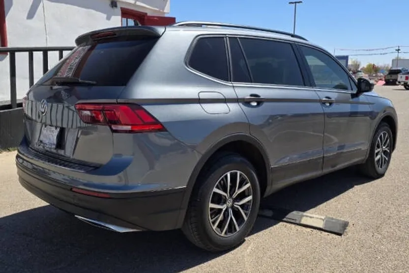 2021 Volkswagen Tiguan S photo 1