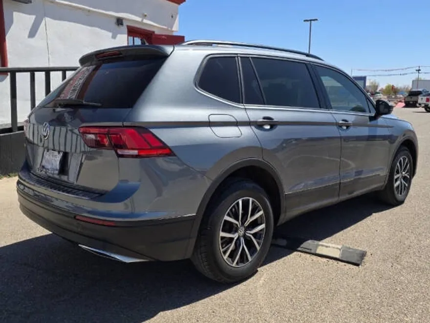2021 Volkswagen Tiguan S photo 1