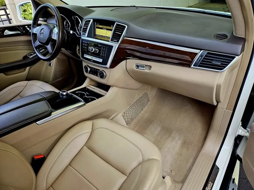 2012 Mercedes Benz ML 350 photo 1