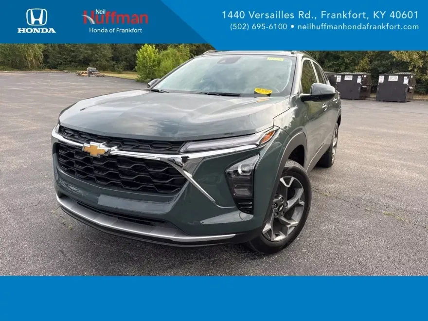 2025 Chevrolet Trax LT photo 1