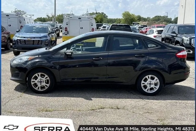 2014 Ford Fiesta SE photo 1