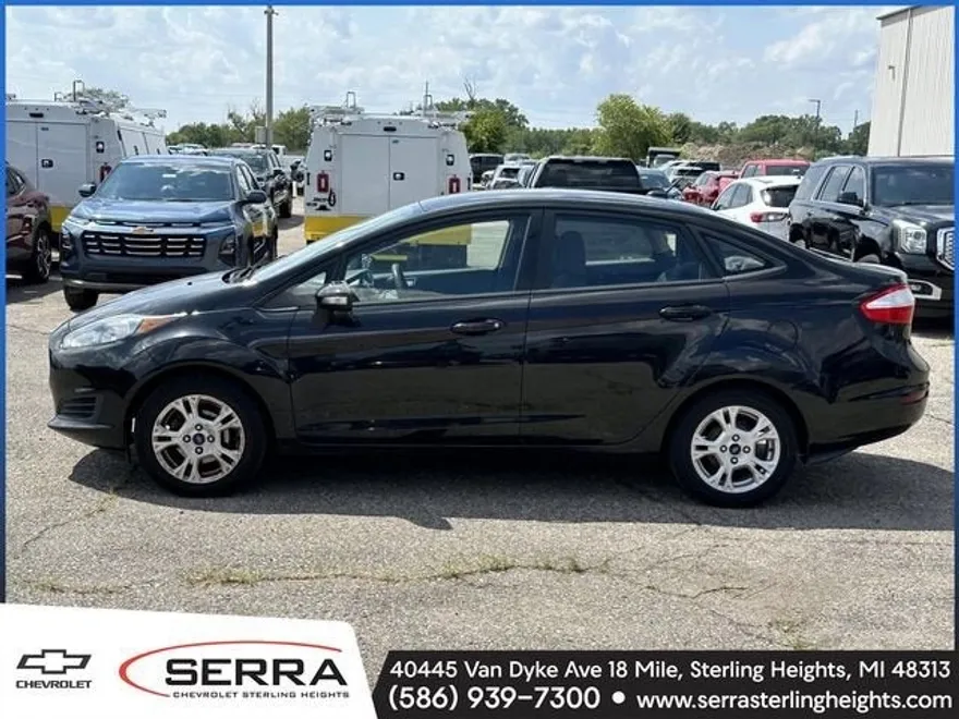 2014 Ford Fiesta SE photo 1