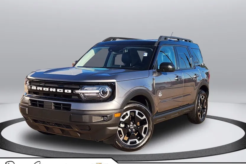 2023 Ford Bronco Outer Banks photo 1