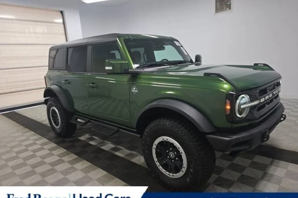 2022 Ford Bronco Outer Banks photo 1