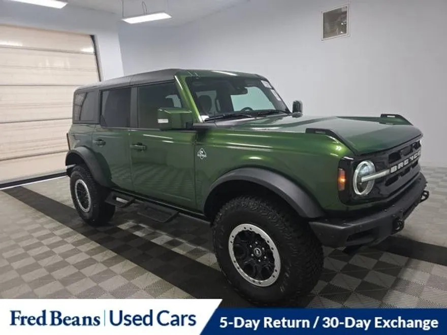 2022 Ford Bronco Outer Banks photo 1