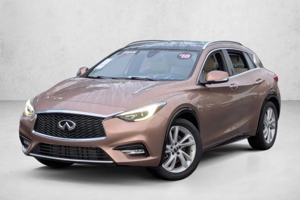2018 Infiniti QX30 Premium photo 1