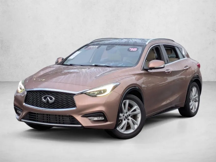 2018 Infiniti QX30 Premium photo 1