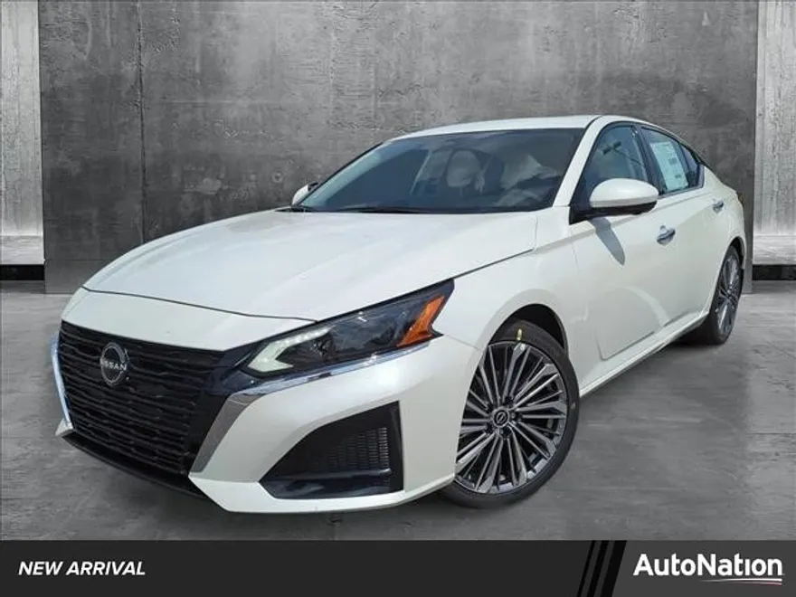 2024 Nissan Altima 2.5 SL photo 1