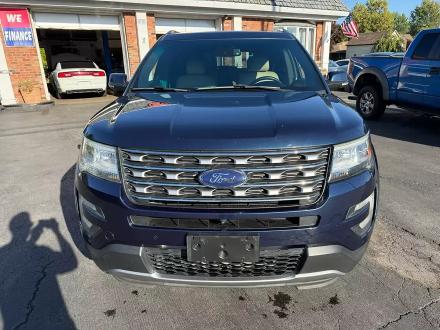 2016 Ford Explorer Limited photo 1