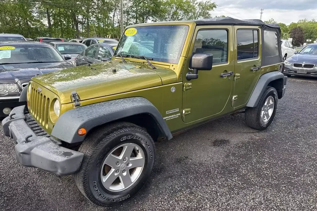 2010 Jeep Wrangler Unlimited Sport photo 1