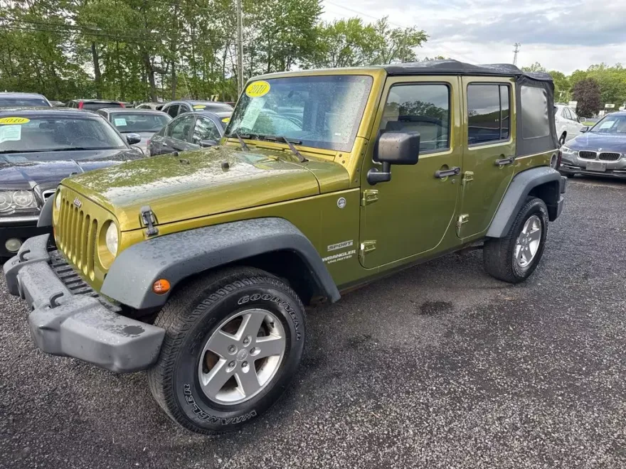 2010 Jeep Wrangler Unlimited Sport photo 1