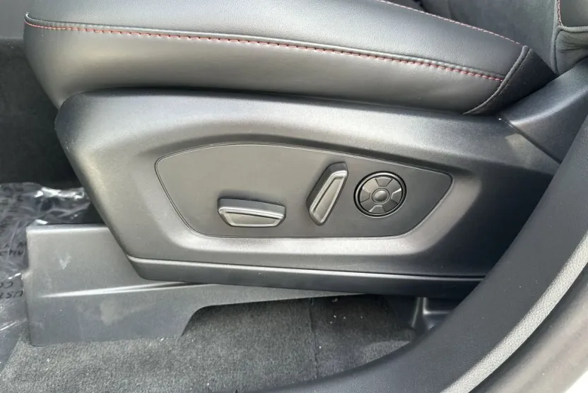 2025 Ford Explorer ST photo 1