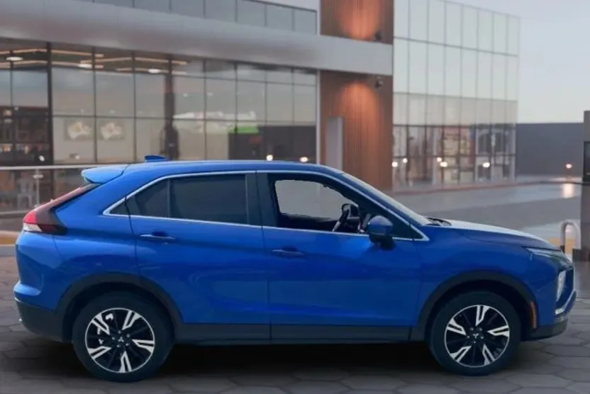 2024 Mitsubishi Eclipse Cross SE photo 1