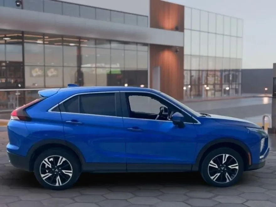 2024 Mitsubishi Eclipse Cross SE photo 1
