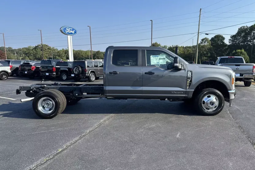 2026 Ford F-350 XL photo 1