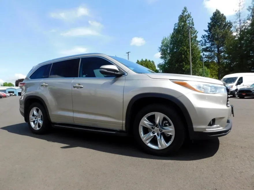 2014 Toyota Highlander Limited Sport photo 1