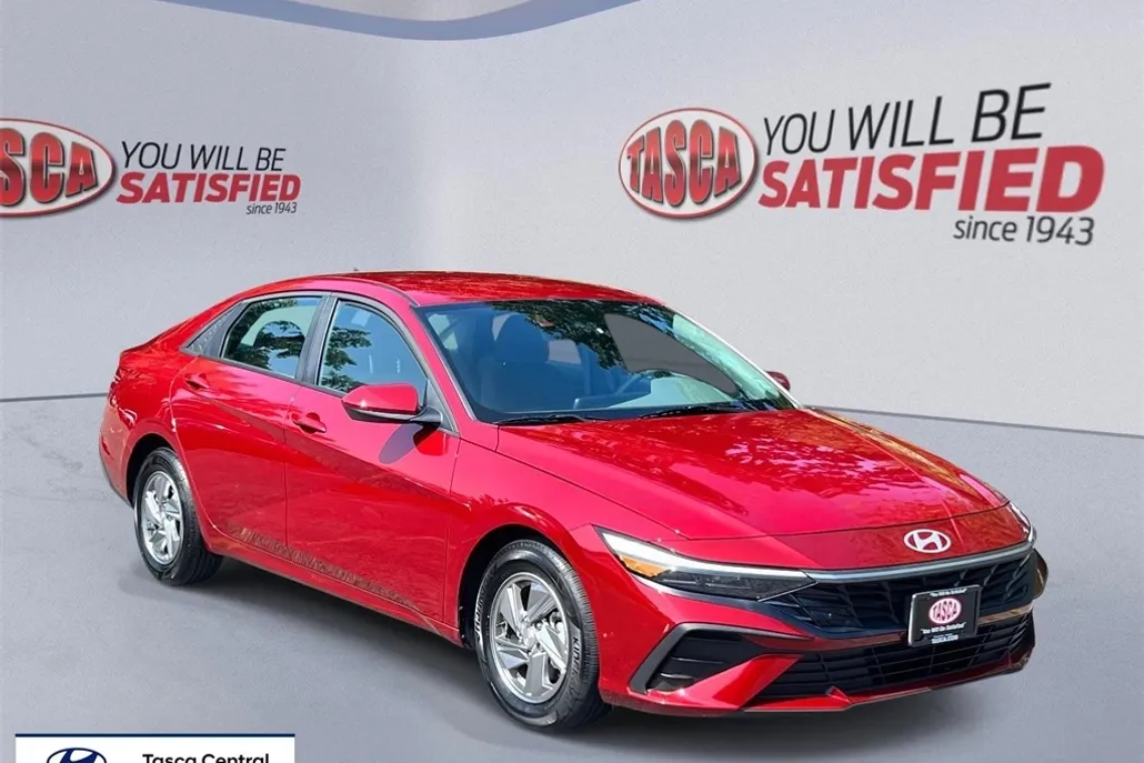 2024 Hyundai Elantra SE photo 1
