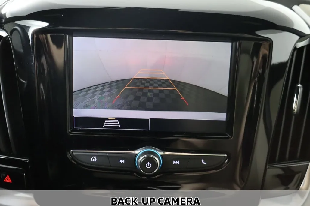 2022 Chevrolet Traverse LS photo 1