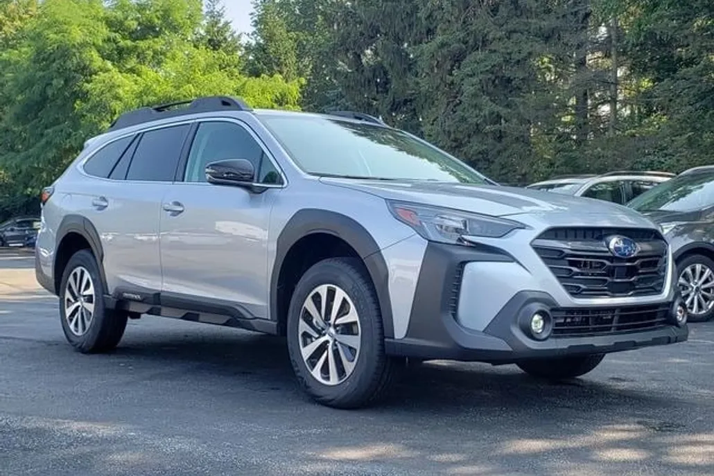 2025 Subaru Outback Premium photo 1