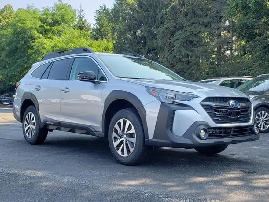 2025 Subaru Outback Premium photo 1