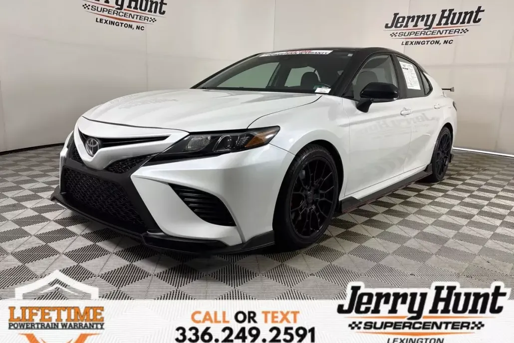 2021 Toyota Camry TRD V6 photo 1
