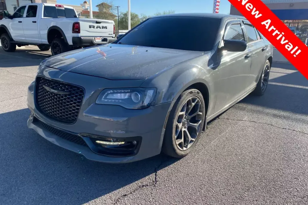2018 Chrysler 300 photo 1