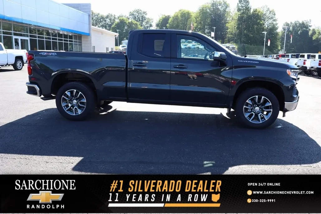 2026 Chevrolet Silverado 1500 LT photo 1